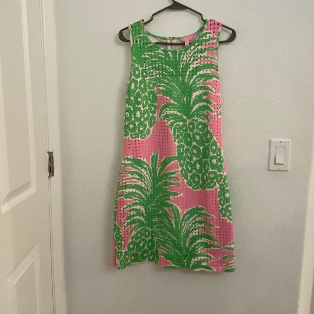 Lilly Pulitzer size Large pink green laser cut shift dress pineapple